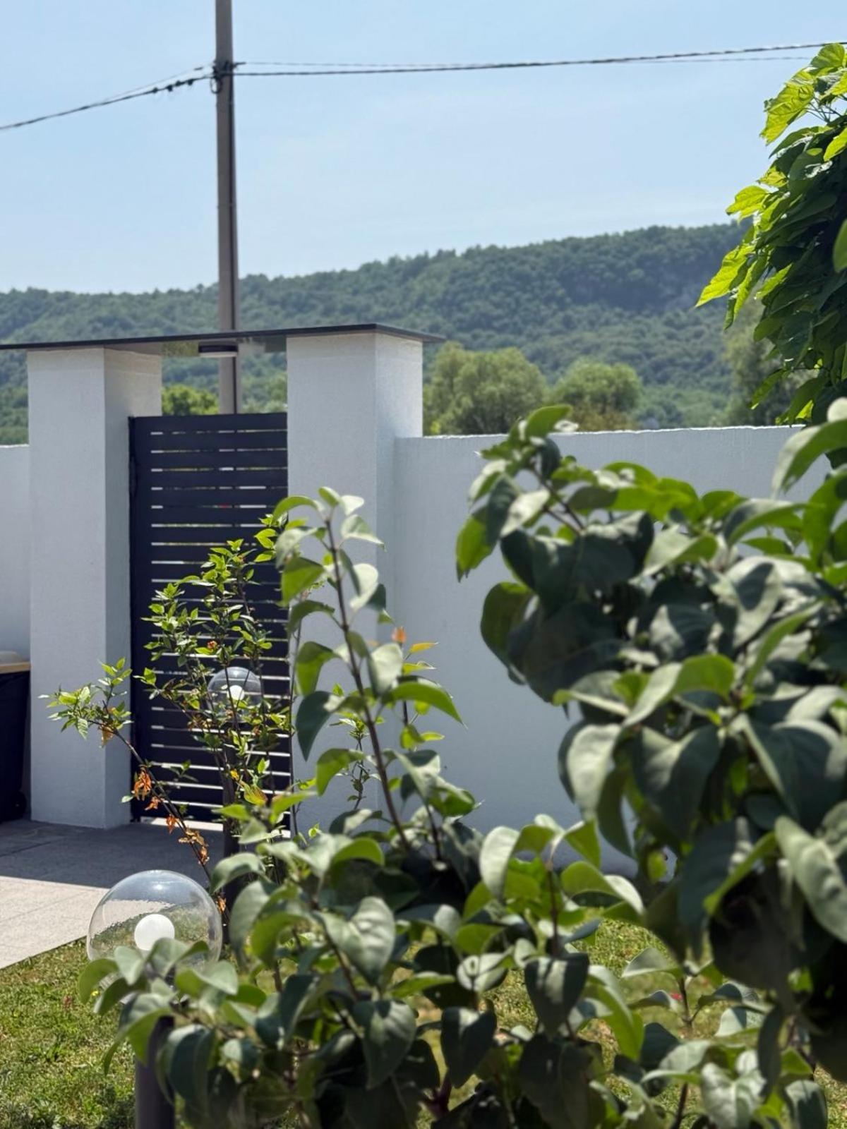 Villa Family Estate Hadzalova Avlija Bihać Exterior foto
